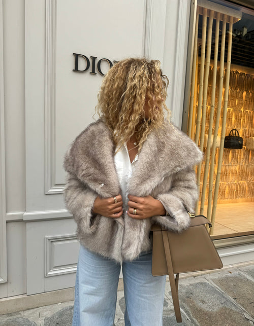 Manteau en fausse fourrure